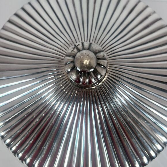 Gorham Silverplated Heritage Covered Serving Bowl - Picture 5 of 6